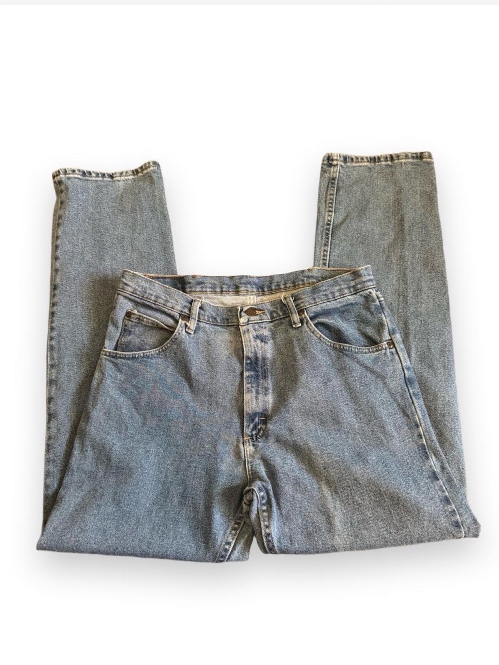 Wrangler Men's Light Wash Blue Relaxed Jeans